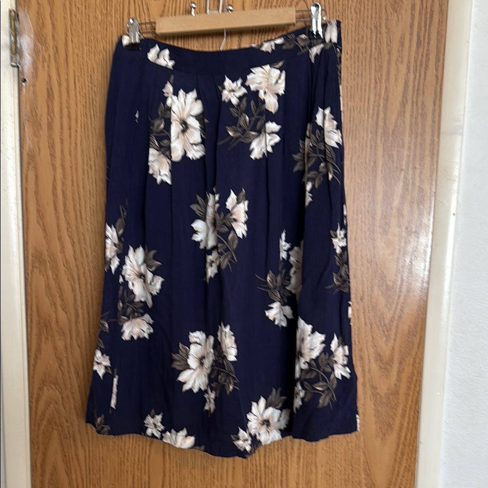 Vintage 80s 90s Prophecy Petite Navy Cream Floral Cottage Pleated Midi Skirt M